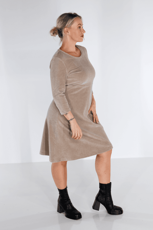 Elli klänning beige babycord 