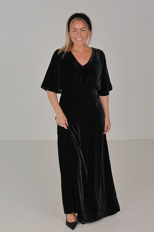 Arianna svart eksklusiv klänning i silkevelour 