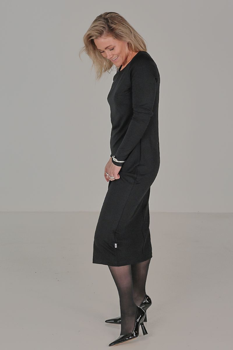 Helena  svart basklänning