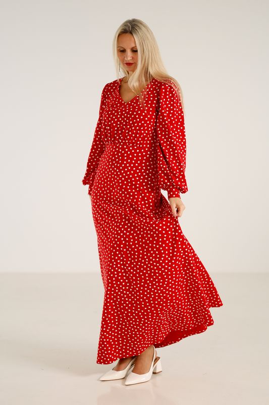 Viktoria röd och vit hjärtklänning