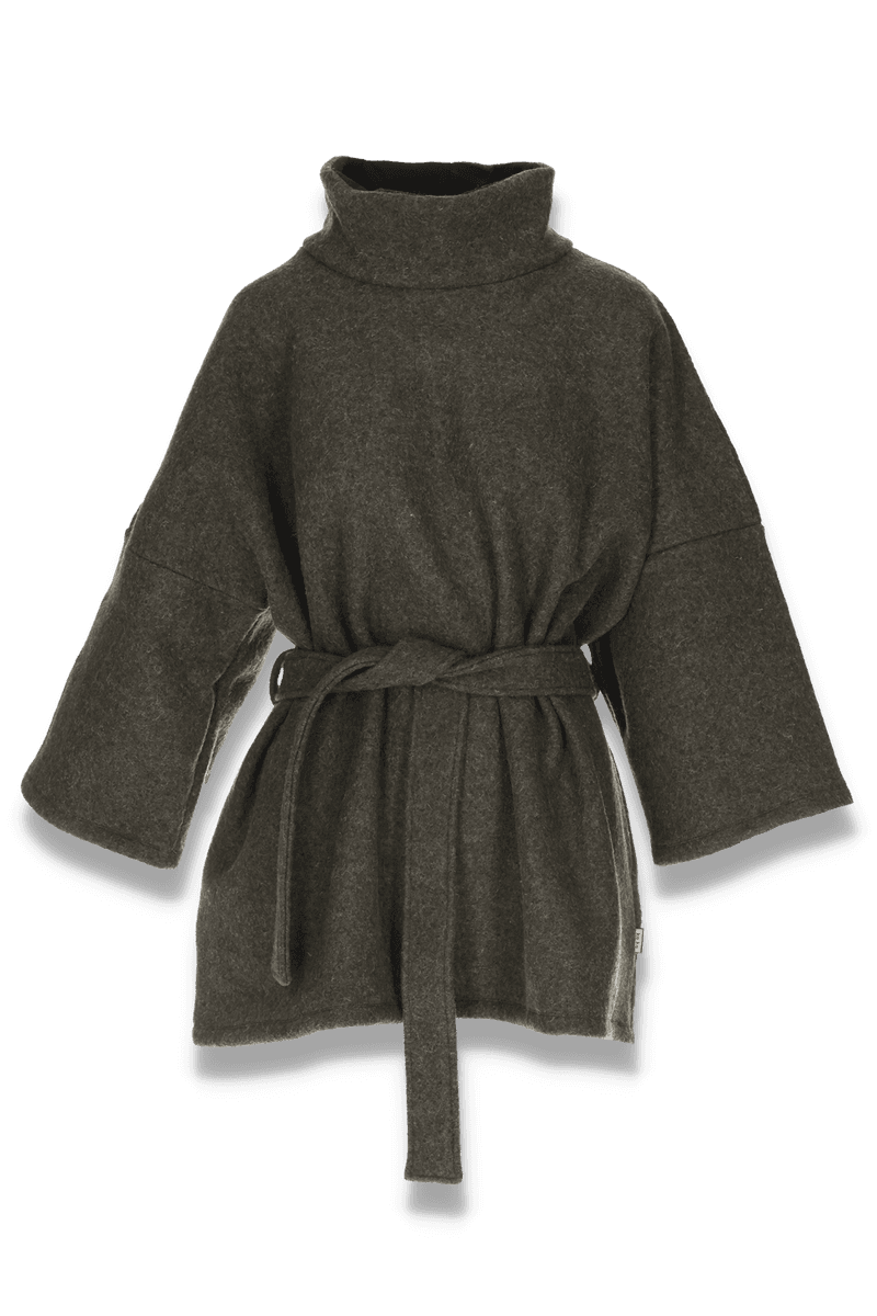 Hailey ullponcho i mörkgrönt.