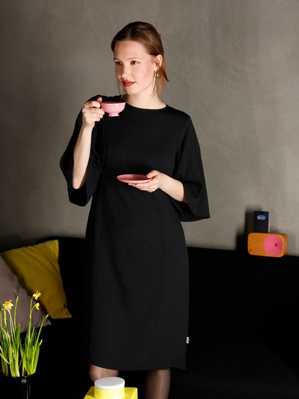 Perdy svart klänning