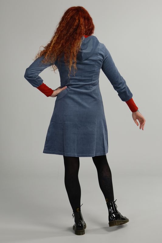 Bianca støvblå huvklänning